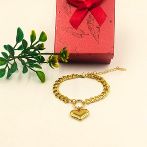 Adjustable Anti Tarnish Chain With Heart Shape Charm Bracelet For Women's