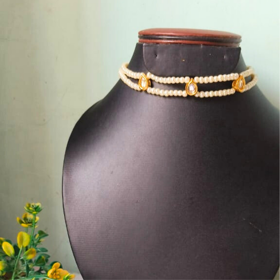 stunning multi-layered pearl Choker necklace ek perfect fusion hai tradition aur trend